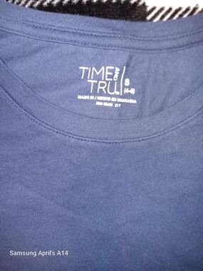 Time and Tru Navy Blue Crewneck T-Shirt